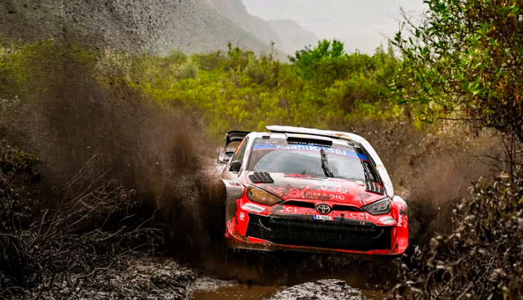 WRC: Solberg sobrevive al pinchazo y lidera el Safari Rally